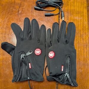 Heated Winter Gloves with Zipper Pocket - Black